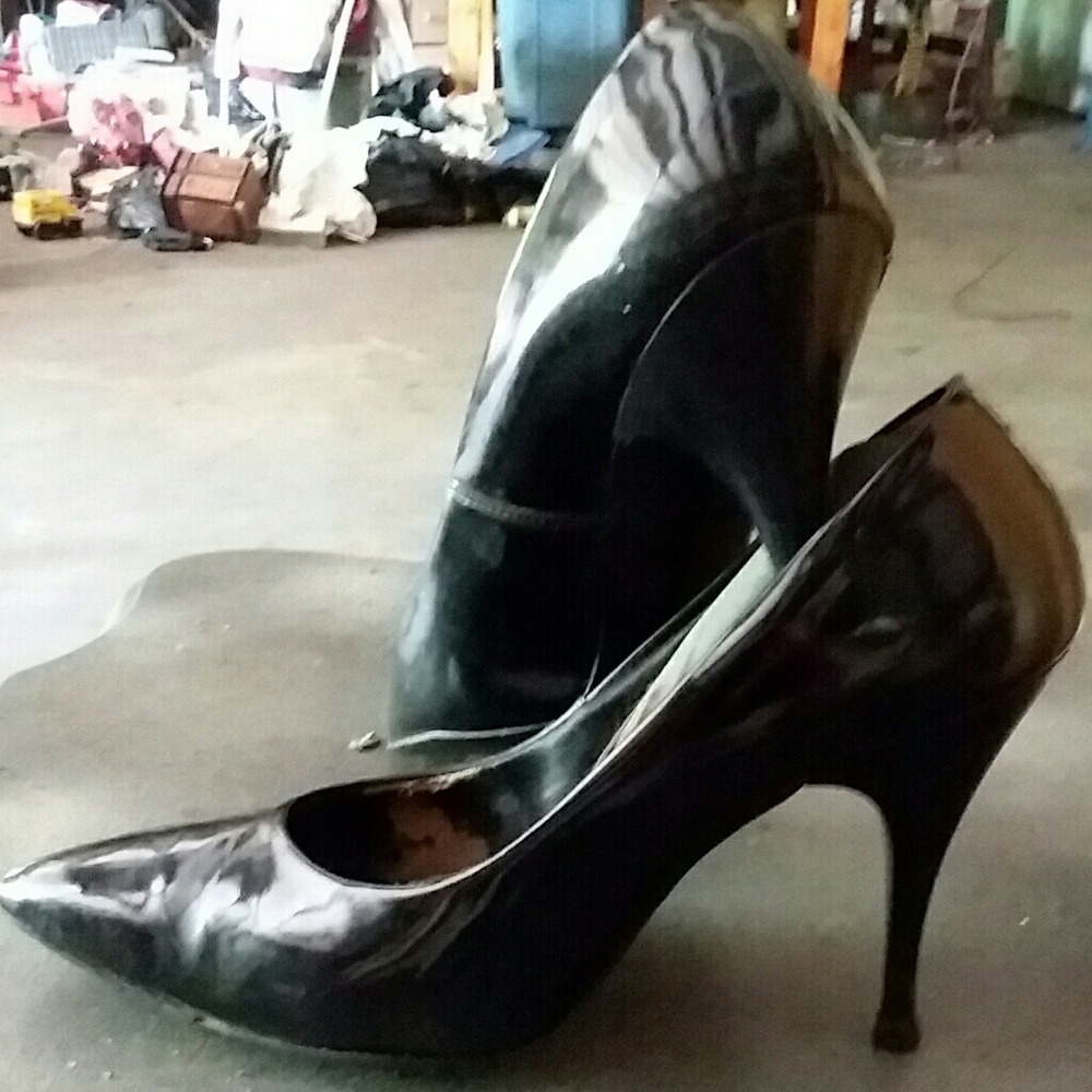 Shoes - Picture 2 of 3